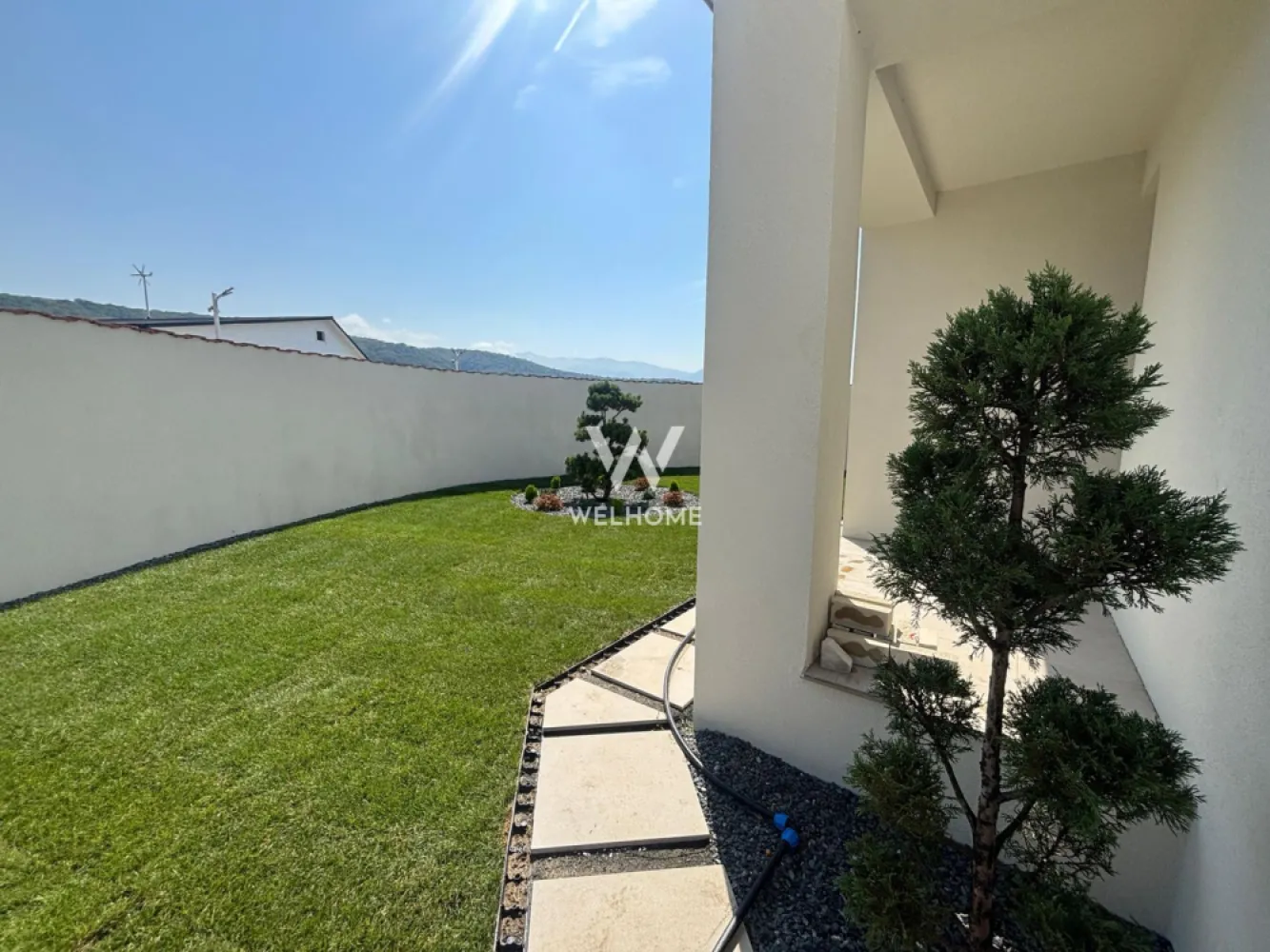 Vila EXCLUSIVISTA cu Piscina, Garaj si 3 Terase