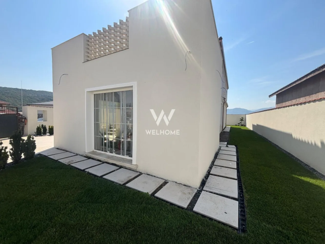 Vila EXCLUSIVISTA cu Piscina, Garaj si 3 Terase