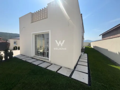 Vila EXCLUSIVISTA cu Piscina, Garaj si 3 Terase