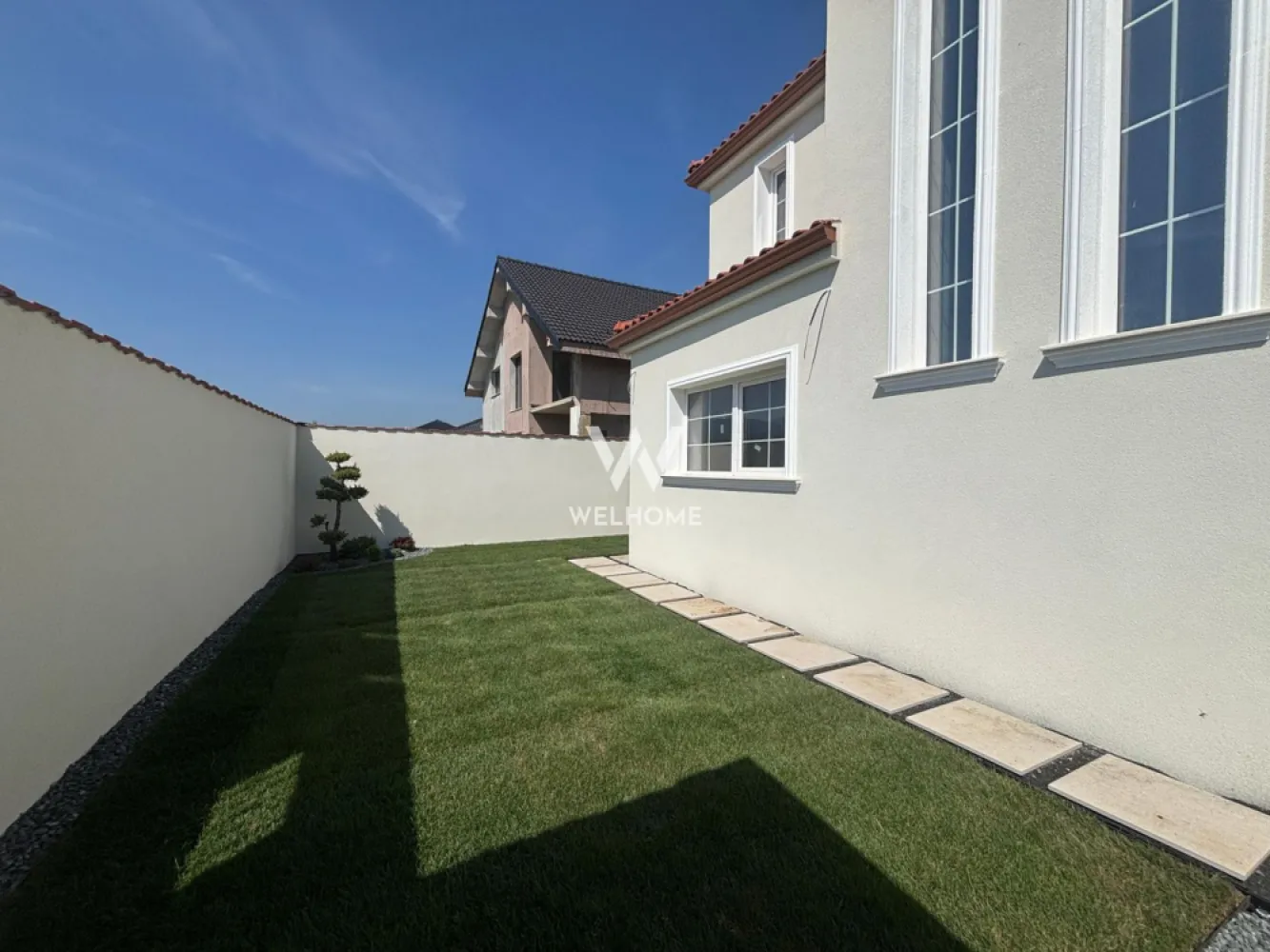 Vila EXCLUSIVISTA cu Piscina, Garaj si 3 Terase