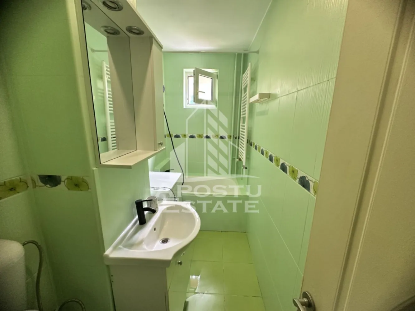 Apartament cu 2 camere, zona Girocului, 42 mp, Centrala proprie