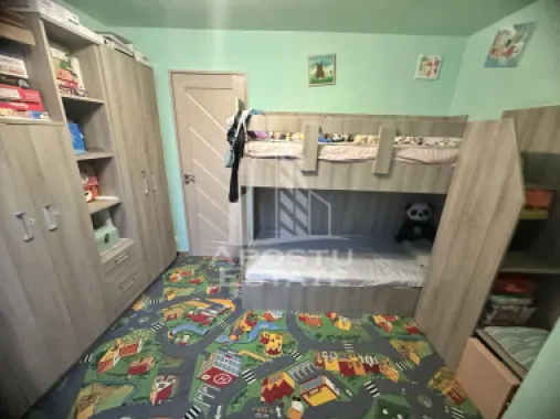 Apartament cu 3 camere, zona Buziasului, 55 mp, Centrala proprie