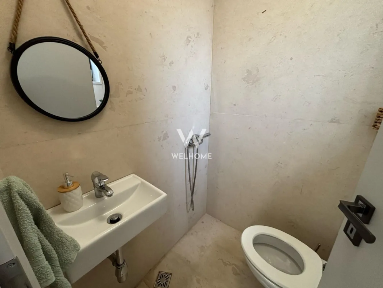 CONFORT la standarde inalte! Penthouse deosebit pe 2 niveluri zona Shopping City