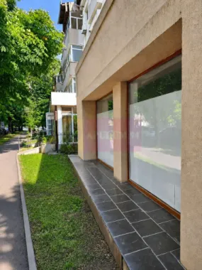 Spațiu comercial 59 mp + terasă exterioară 35 mp, Focsani, central