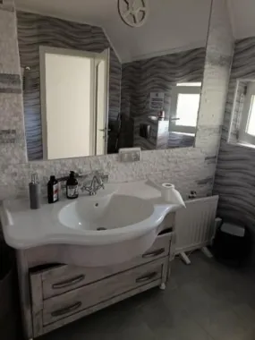 🏡 BRASADAS vinde U R G E N T DUPLEX in cart. PRIETENIA.