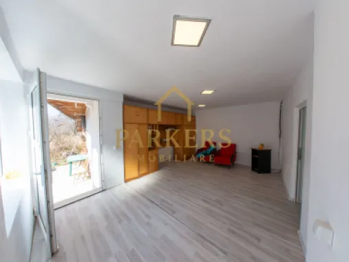 Casa de vanzare in zona de munte in localitatea Lisa