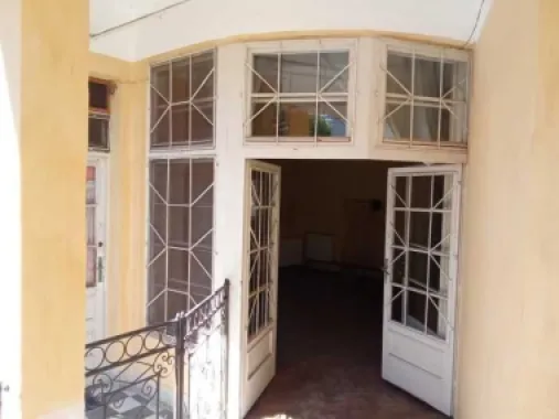 BRASADAS vinde / închiriaza ap 2 cam zona ultracentrală.