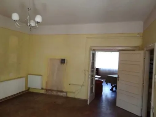 BRASADAS vinde / închiriaza ap 2 cam zona ultracentrală.