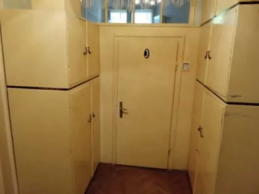 BRASADAS vinde / închiriaza ap 2 cam zona ultracentrală.