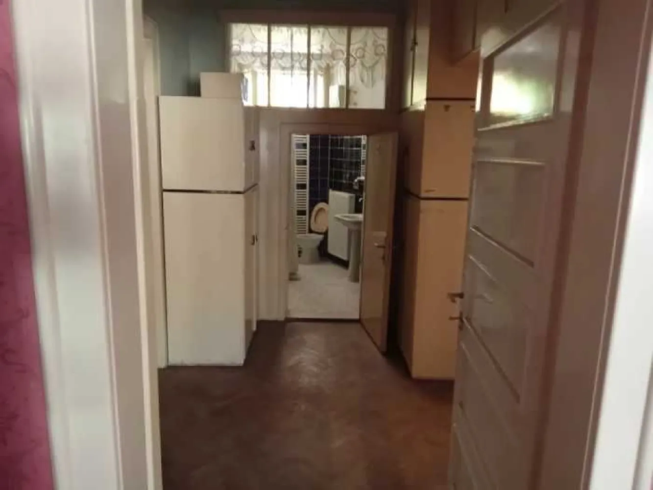 BRASADAS vinde / închiriaza ap 2 cam zona ultracentrală.