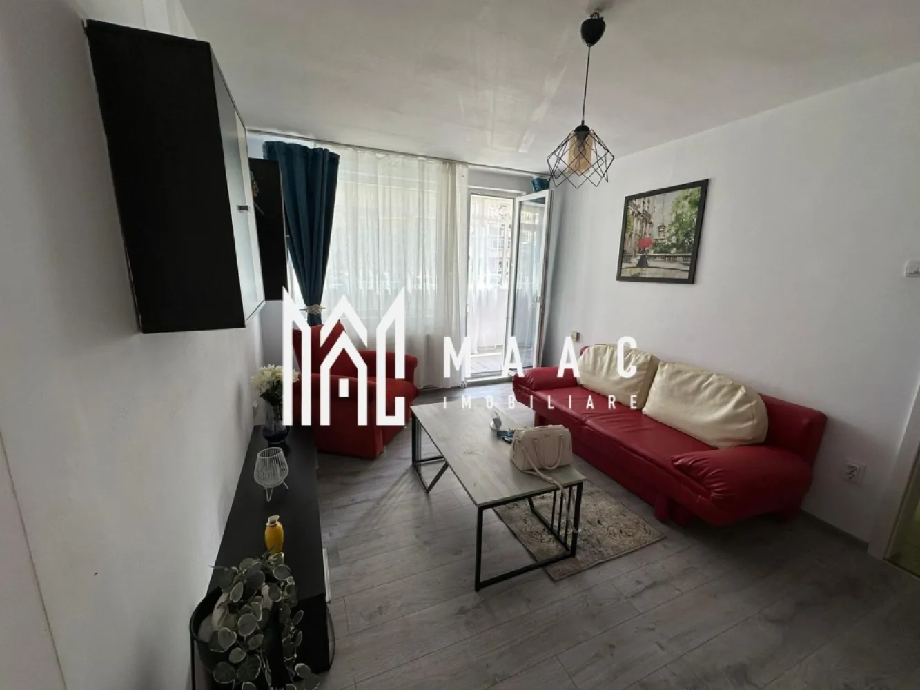 Apartament 2 camere | Parter | Balcon | 54 MPU | Mihai Viteazu - MAAC Imobiliare vă propune spre închiriere un apartament cochet cu 2 camere, situat în zona Bulevardului Mihai Viteazu din Sibiu. Detalii apartament 2 camere Compartimentare: dormitor sufragerie bucătărie separată baie Etaj: parter Dotări și avantaje Complet mobilat și utilat Spațiu bine compartimentat Potrivit pentru o persoană sau cuplu Gata de locuit imediat Avantaje locație Situat în zona Mihai Viteazu Acces rapid către magazine, supermarketuri și transport public Aproape de puncte de interes din oraș Pentru mai multe informații sau pentru a programa o vizionare specificati ID: CP2985157 }}