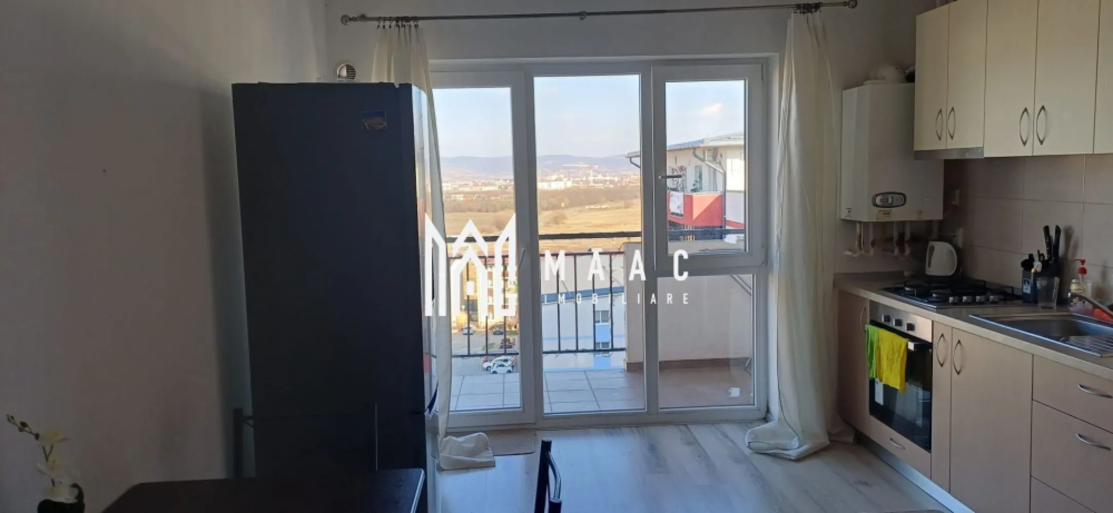 Apartament 2 camere | 41 MPU | Balcon | Loc de parcare | Magnolia - Apartament 2 camere de vânzare Sibiu – 41 mp – balcon 6 mp – parcare – renovat 2024 MAAC Imobiliare vă propune spre vânzare un apartament cu 2 camere, ideal pentru investiție, situat într-o zonă accesibilă din Sibiu. Locuința este renovată în 2024, fiind pregătită pentru mutare sau închiriere imediată. Detalii apartament Suprafață utilă: 41 mp Balcon: 6 mp Compartimentare practică Spațiu bine organizat Dotări și avantaje Renovat complet în 2024 Loc de parcare inclus Apartament luminos Potrivit pentru închiriere imediată Costuri reduse de întreținere Potrivit pentru investiție (închiriere pe termen lung sau regim hotelier) locuință personală randament bun datorită suprafeței și compartimentării Pentru mai multe informații sau pentru a programa o vizionare, nu ezitați să ne contactați, specificand ID: CP2975571 }}