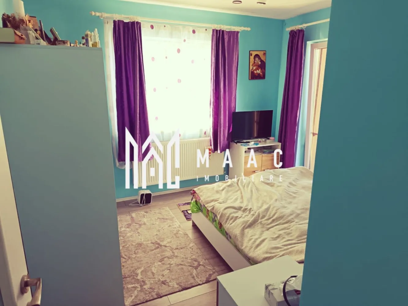 Apartament 3 camere | Etaj 2 | Balcoane | Arhitectilor - MAAC Imobiliare vă propune spre vânzare un apartament cu 3 camere, situat la etajul 2 din 3, în Cartierul Arhitecților, într-un imobil construit în 2019. Caracteristici: Suprafață utilă: 53 mp Compartimentare decomandată Living și bucătărie open space 2 dormitoare Baie cu geam Hol 2 balcoane de aproximativ 3 mp fiecare Loc de parcare privat. Dotări și beneficii: Centrala termica proprie cu calorifere. Apartament luminos, bine compartimentat, potrivit pentru familii Zona liniștită, acces rapid la stații de autobuz si magazine. Pentru mai multe detalii precizati telefonic ca ati vazut anuntul cu ID: CP2971922 }}