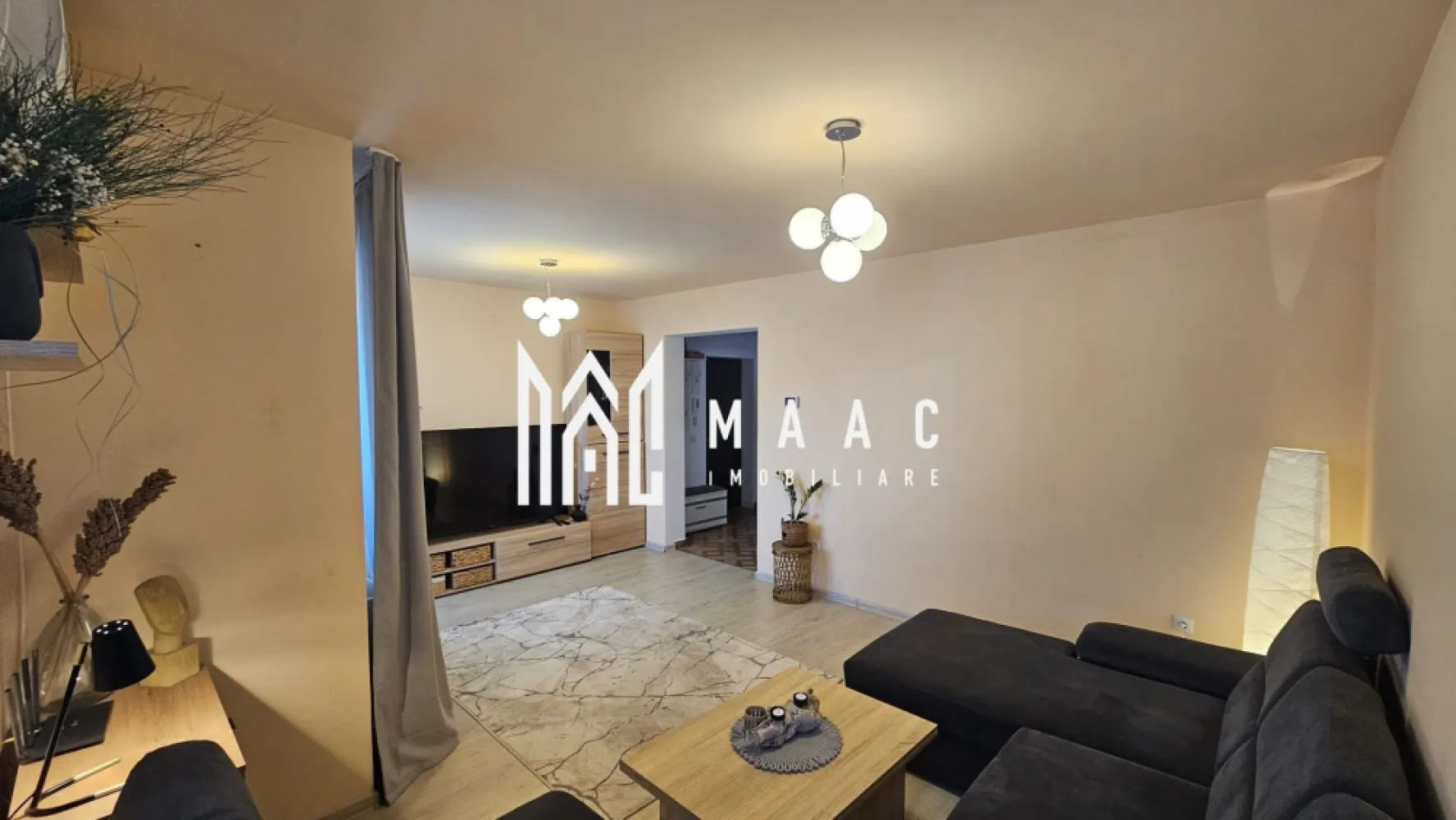 Apartament 3 camere | 82MPU | Etaj intermediar | Selimbar - MAAC Imobiliare vă propune spre vânzare un apartament cu 3 camere, situat în Șelimbăr, într-un imobil construit în 2018, la etajul 2 din 3, într-o clădire cu doar 2 apartamente pe etaj. Caracteristici: Apartament3 camere Suprafață utilă:82 mp Suprafață totală: 88.2 mp (inclusiv 2 balcoane ) Etaj 2 din 3 Imobil construit în 2018 2 apartamente pe etaj Priveliște către munți Zonă de dressing amenajată pentru depozitare Dotări și beneficii: Se vinde complet mobilat și utilat Aer conditionat inclus 4 televizoare smart Mașină de spalat vase Mașină de spălat rufe + ușcător de haine 2 balcoane cu spații de depozitare Loc de parcare inclus. Localizare și acces: Stație de transport în comun la capătul străzii Supermarket Profi NonStop în apropiere. Pentru mai multe detalii precizati telefonic ca ati vazut anuntul cu ID: CP2971896 }}