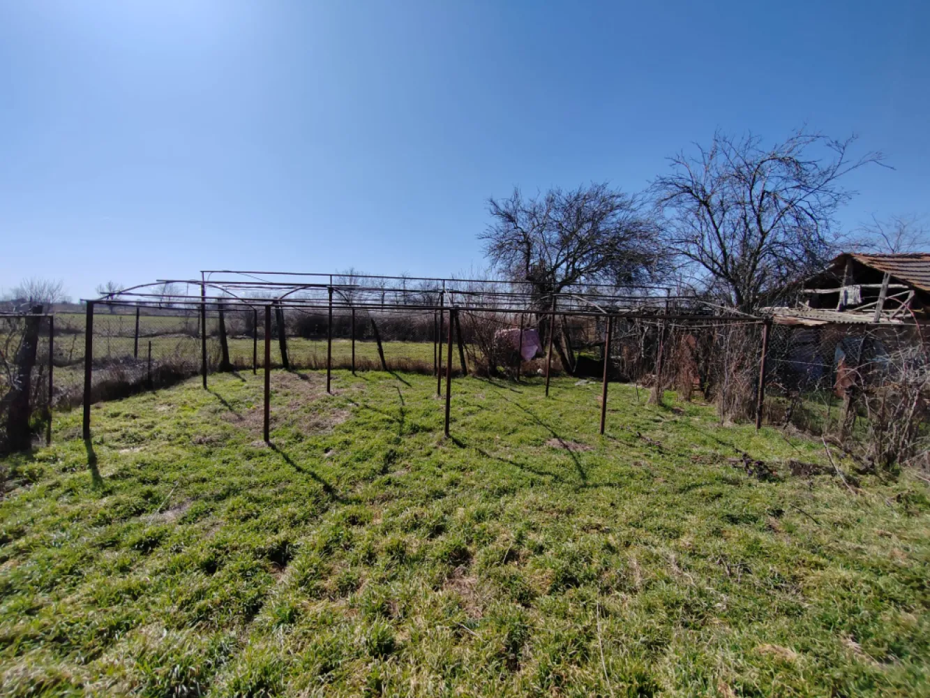 Teren generos cu deschidere 17 ml la stradă + casa– Vadul Părului, Albești, PH