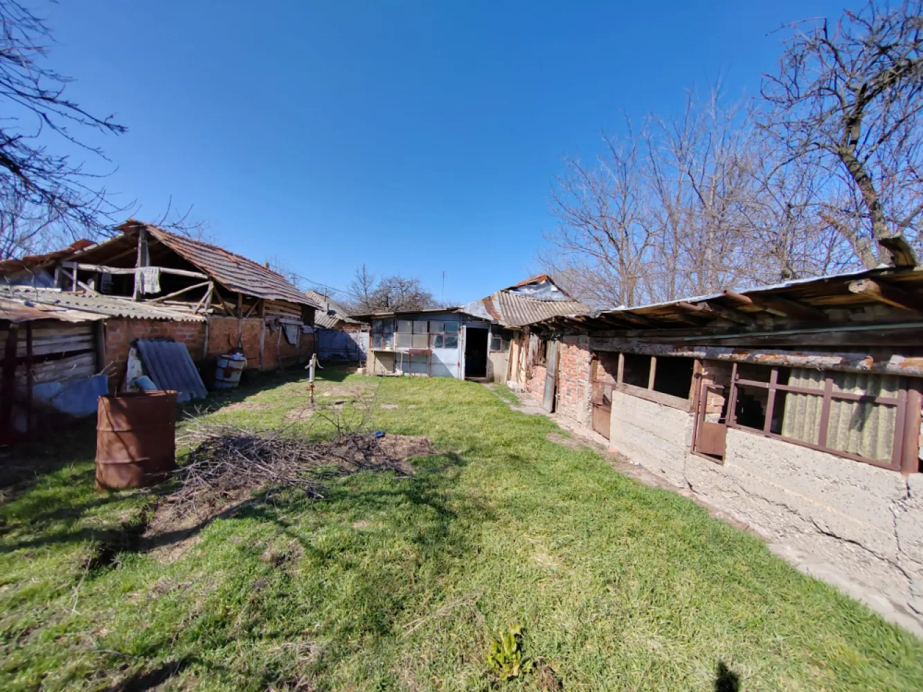 Teren generos cu deschidere 17 ml la stradă + casa– Vadul Părului, Albești, PH