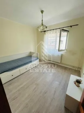 Apartament cu 3 camere in Complexul Studentesc