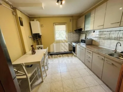 Apartament cu 3 camere in Complexul Studentesc
