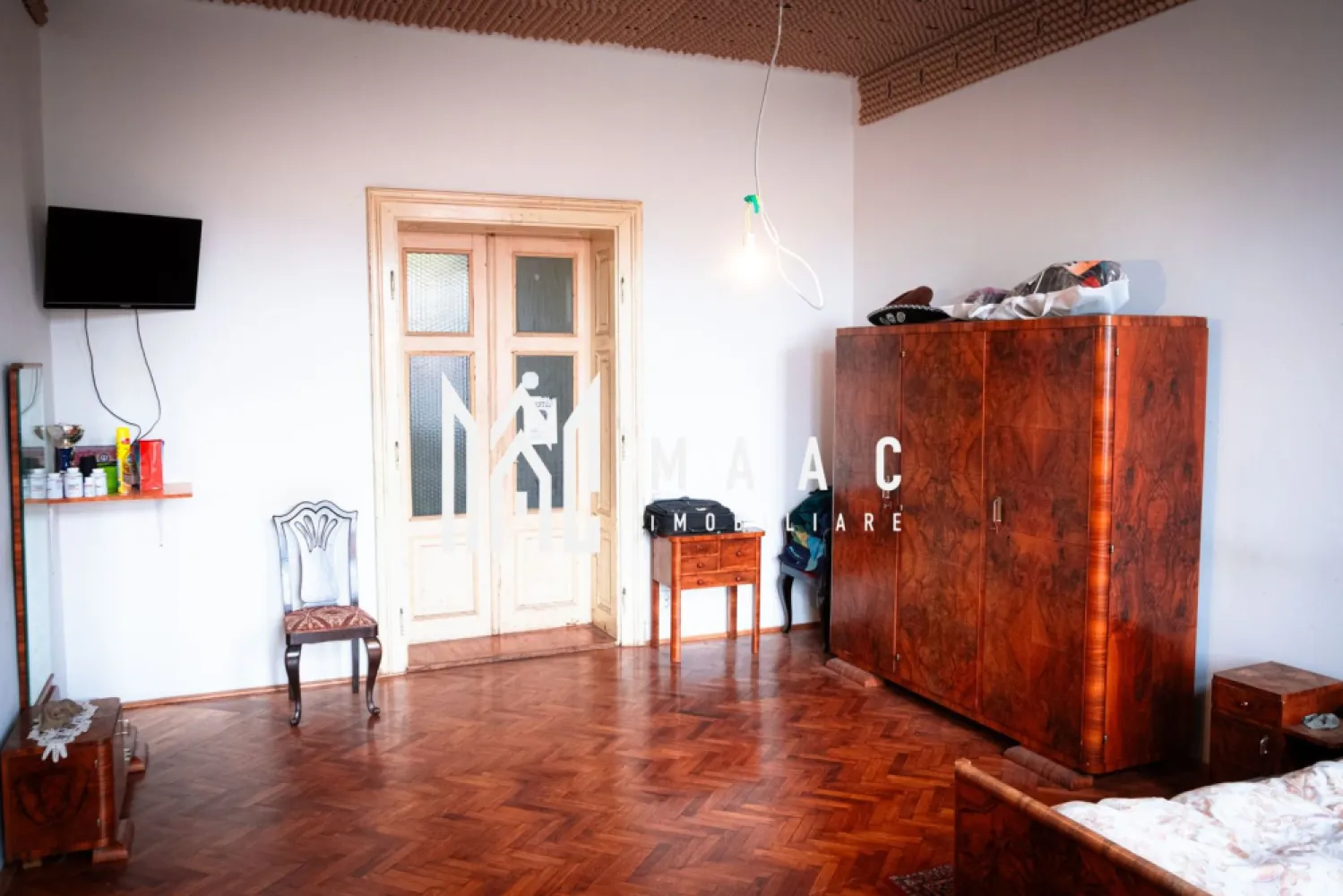 Apartament la Vila | 3 Camere | 150MPU | Parcare privata