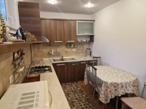 Ag BRASADAS închiriază ap 2 cam 86mp Etaj 2/3 zona ROMANA.