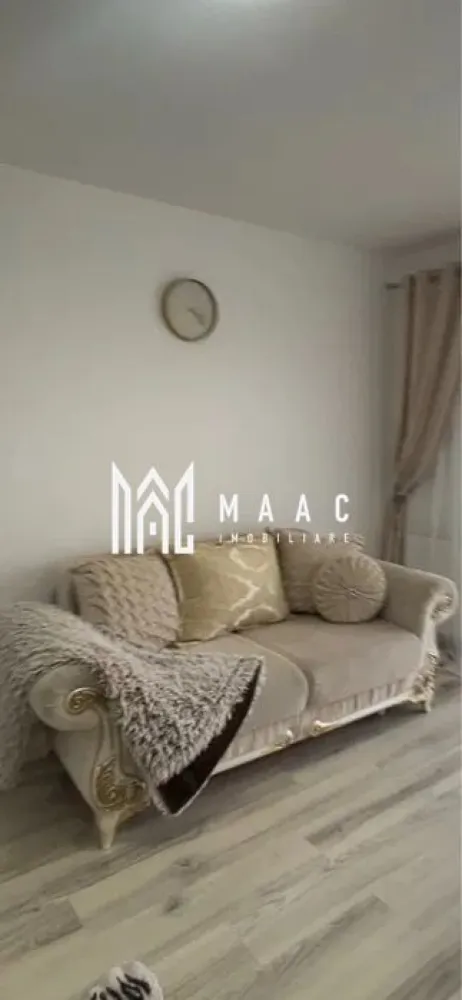 Apartament 2 camere | Parcare | Balcon – Magnolia - MAAC Imobiliare vă propune spre închiriere un apartament cu 2 camere, situat în ansamblul Magnolia. Locuința are o suprafață utilă de 40 mp și este amplasată la etajul 4 al unui imobil construit după anul 2000, dotat cu lift. Apartamentul este recent renovat și se închiriază complet mobilat și utilat, fiind pregătit pentru mutare imediată. Compartimentarea este modernă, cu living și bucătărie open-space, completate de un dormitor . Un avantaj important îl reprezintă balconul, cu acces atât din dormitor, cât și din zona de zi. În preț este inclus și un loc de parcare. Apartamentul este ideal pentru o persoană sau un cuplu care își dorește confort și acces rapid către punctele de interes ale orașului. Pentru mai multe detalii precizati telefonic ca ati vazut anuntul cu ID: CP2986268 }}