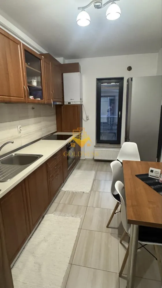2 camere, Cartierul Gheorgheni, Constantin Brâncuși, Piața Hermes - GOLDNESS Imobiliare vă propune spre închiriere un apartament cu 2 camere decomandat, complet mobilat și utilat, la etajul 1 într-un imobil de 4 etaje cu lift, în Cartierul Andrei Mureșanu. Dispune de loc de parcare subteran. Se află în apropierea stațiilor de transport în comun, magazine, restaurante, spații verzi, farmacii, etc. Apartamentul este compartimentat astfel: - dormitor cu pat matrimonial, dressing, noptiere - living cu bucatarie open space complet utilată și mobilată, canapea extensibilă, loc de servit masa - baie cu cada, calorifer port prosop și dulap pentru depozitare. - balcon de 6 mp. Imobilul este dotat cu toate cele necesare- centrală proprie, frigider, aragaz, hotă, mașină de spălat haine, etc. Dacă sunteți interesați de acest apartament și doriți să îl vizionați, dar și pentru alte oferte nu ezitați să ne contactați telefonic sau prin e-mail. Vă stăm la dispoziție! Pentru intermediere se percepe un comision de 50% din prețul chiriei! }}