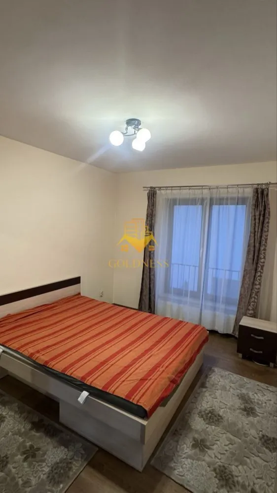 2 camere, Cartierul Gheorgheni, Constantin Brâncuși, Piața Hermes - GOLDNESS Imobiliare vă propune spre închiriere un apartament cu 2 camere decomandat, complet mobilat și utilat, la etajul 1 într-un imobil de 4 etaje cu lift, în Cartierul Andrei Mureșanu. Dispune de loc de parcare subteran. Se află în apropierea stațiilor de transport în comun, magazine, restaurante, spații verzi, farmacii, etc. Apartamentul este compartimentat astfel: - dormitor cu pat matrimonial, dressing, noptiere - living cu bucatarie open space complet utilată și mobilată, canapea extensibilă, loc de servit masa - baie cu cada, calorifer port prosop și dulap pentru depozitare. - balcon de 6 mp. Imobilul este dotat cu toate cele necesare- centrală proprie, frigider, aragaz, hotă, mașină de spălat haine, etc. Dacă sunteți interesați de acest apartament și doriți să îl vizionați, dar și pentru alte oferte nu ezitați să ne contactați telefonic sau prin e-mail. Vă stăm la dispoziție! Pentru intermediere se percepe un comision de 50% din prețul chiriei! }}