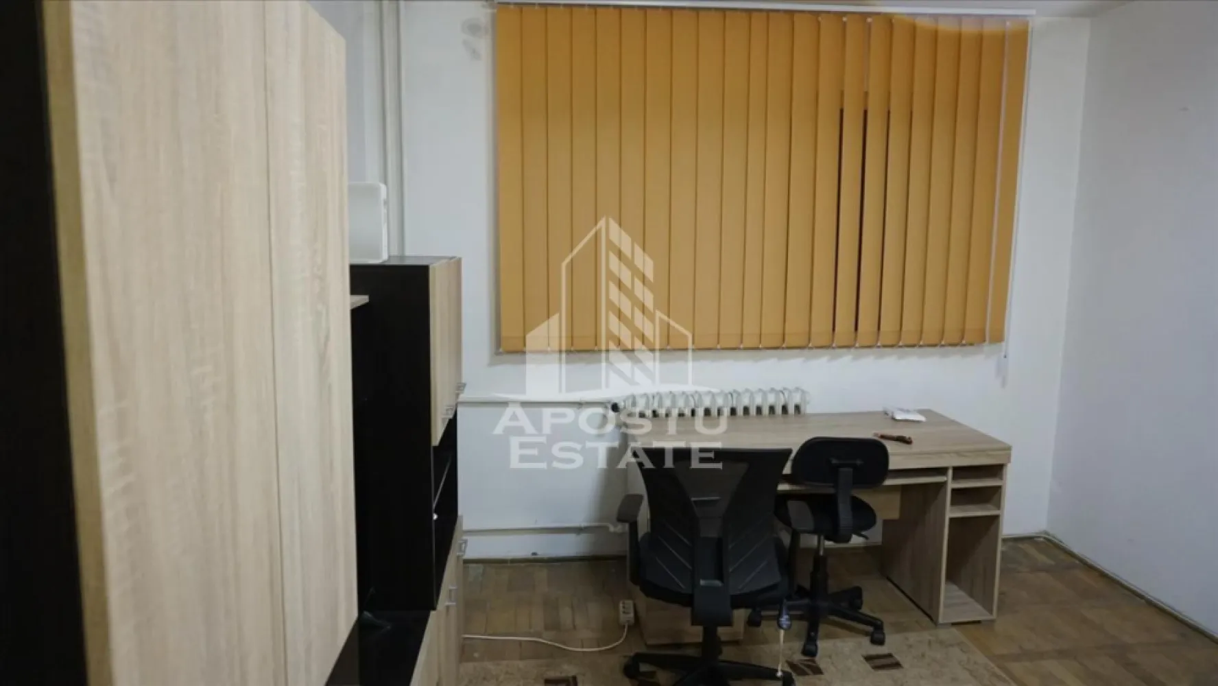 Apartament 2 Camere Zona Take Ionescu - APOSTU ESTATE va propune spre inchiriere apartament cu 2 camere nedecomandat situat in zona Take Ionescu

Imobilul este situat la parterul unui bloc cu 4 etaje

Se intinde pe o suprafata de 55 mp.

Compartimentare:

- 1 hol

- living 

-bucatarie

- dormitor

- baie

- balcon .
Se percep 2 garanții care se pot achita in 2 tranșe!
Se inchiriaza complet mobilat si utilat.

Imobilul este situat in apropiere de statie de autobuz , supermarket piata
intern: CP1888417