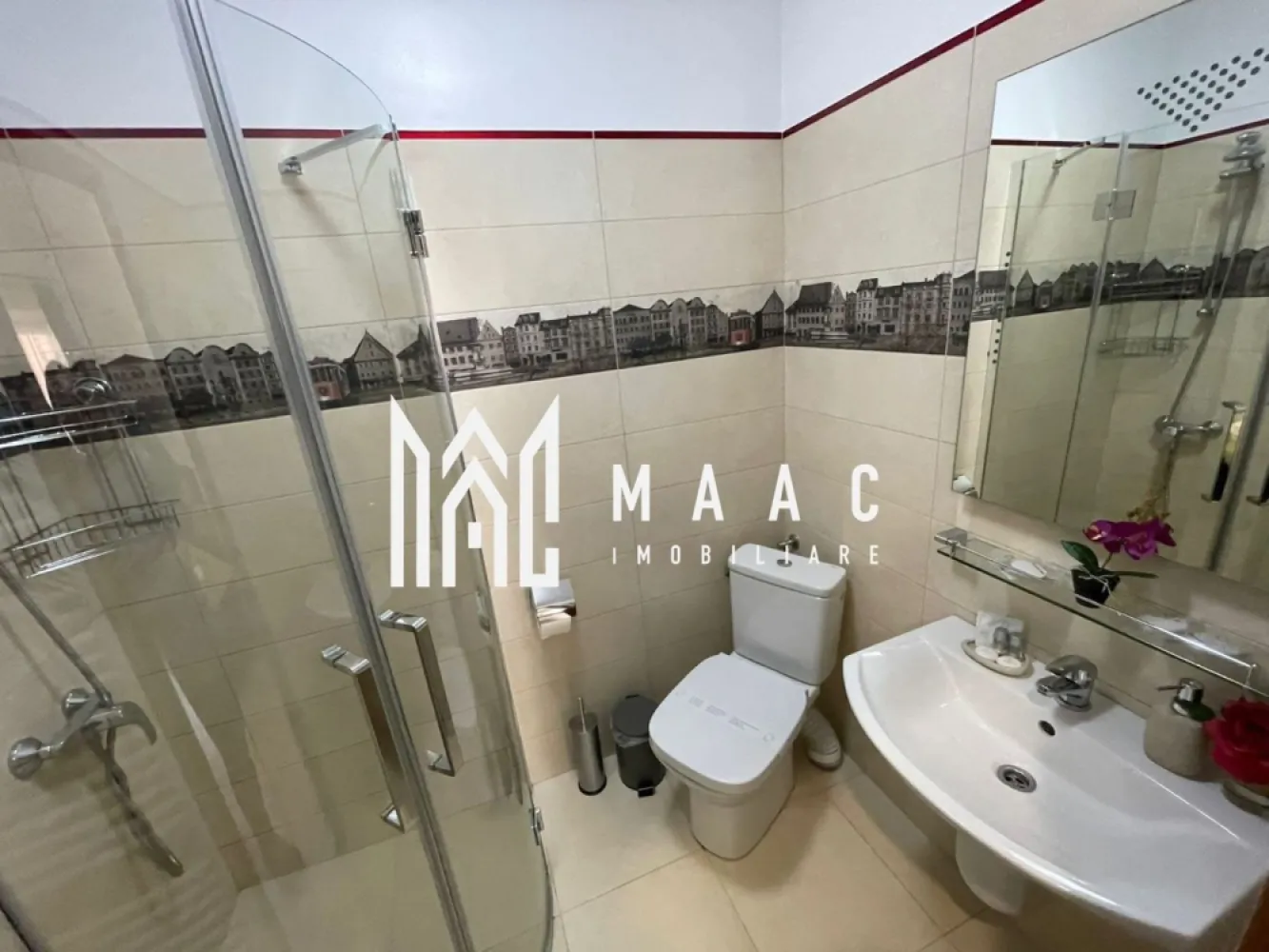 Casă cu 4 camere de vânzare | zona Ultracentrala