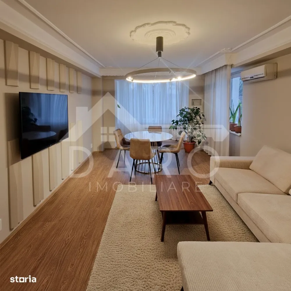 🏡 ULTRA SPAȚIOS | 3 camere decomandate | CENTRU | Prima închiriere - 🏡 ULTRA SPAȚIOS | 3 camere decomandate | CENTRU | Prima închiriere | 650 € 🔥 📍 Târgu Mureș – lângă ANAF (Finanțe Publice) Dacă îți dorești un apartament modern, complet renovat, cu spațiu generos și poziție premium, acesta este exact ce cauți 👇 ✨ Descriere: Apartament deosebit, 85 mp utili, complet renovat, aflat la prima închiriere – totul este NOU, de la finisaje până la mobilier și electrocasnice. Se remarcă prin spațiu, lumină naturală și design modern elegant 💎 🛋️ Living spectaculos – 25 mp ✔ extrem de spațios și luminos ✔ zonă de relaxare + dining ✔ TV mare, design modern ✔ ideal pentru relaxare sau socializare 🛏️ 2 dormitoare generoase ✔ dormitor matrimonial elegant, cu dressing ✔ al doilea dormitor perfect pentru birou / copil / oaspeți ✔ mult spațiu de depozitare 🍽️ Bucătărie modernă ✔ complet mobilată și utilată ✔ finisaje premium + iluminare LED ✔ spațiu eficient + cămară 🛁 2 băi moderne ✔ baie principală cu design premium ✔ grup sanitar de serviciu ✔ finisaje tip hotel ✨ 📐 Compartimentare excelentă: ✔ hol mare (12 mp) ✔ living 25 mp ✔ dormitoare 18 mp + 11 mp ✔ bucătărie + cămară ✔ 2 băi + debara 💎 Avantaje cheie: ✔ decomandat (intimitate maximă) ✔ renovare completă ✔ prima închiriere ✔ foarte luminos ✔ spații mari – rar pe piață 📍 Locație PREMIUM: ✔ chiar în CENTRU ✔ lângă ANAF ✔ aproape de UMF, magazine, restaurante, sală, transport 💰 Preț: 650 €/lună 📅 Disponibil imediat 📞 Detalii și vizionări: 📱 0749 535 729 💰 Vrei să cumperi în viitor? Te ajut prin Kiwi Finance: ✔ comparație între 12 bănci ✔ dobânzi negociate ✔ aprobare rapidă ✔ consultanță GRATUITĂ