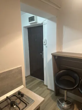 BRASADAS vinde garsoniera RENOVATA la PARTER in Micro 14.