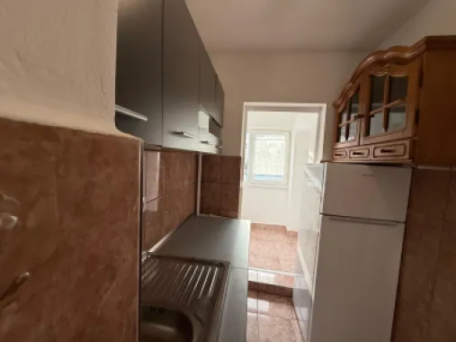 Chirie, apartament, 1 camera, 30 mp, Traian Lalescu Oradea. 250 E/lună