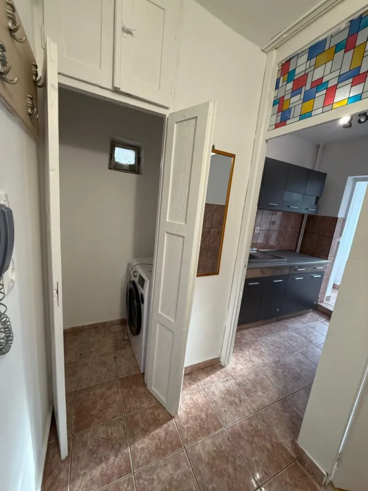 Chirie, apartament, 1 camera, 30 mp, Traian Lalescu Oradea. 250 E/lună