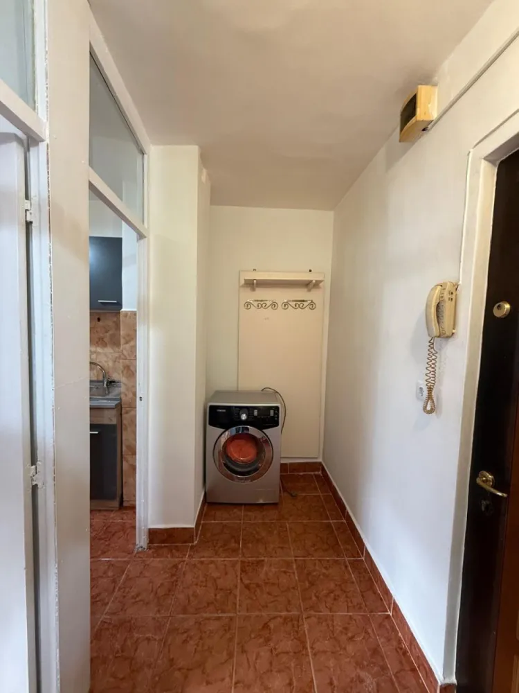 Chirie, apartament, 1 camera, 30 mp, Traian Lalescu Oradea. 250 E/lună