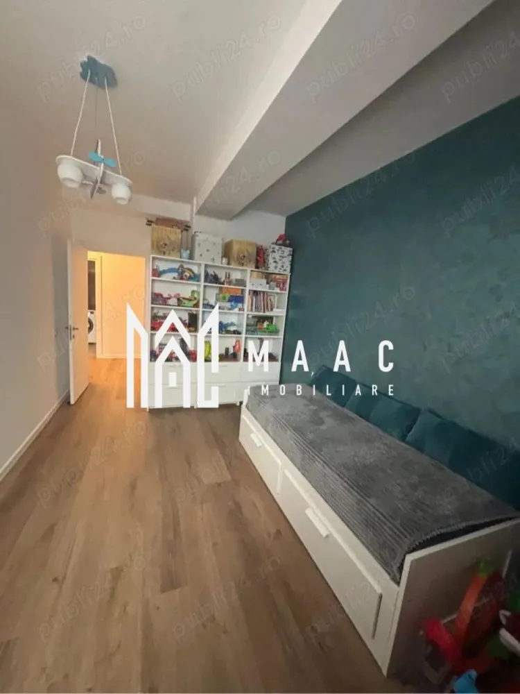 Apartament 3 camere | etaj 1 | bloc nou | - MAAC IMOBILIARE vă propune spre vânzare un apartament deosebit, situat în zona centrală a municipiului Râmnicu Vâlcea, la doar câțiva pași de Parcul Zăvoi și River Plaza Mall. Acest apartament cu 3 camere decomandate este amplasat la etajul 1 al unui imobil modern, cu regim redus de înălțime, dotat cu lift, video interfon, sistem de supraveghere și acces securizat cu barieră. Construit cu materiale premium și finisaje de înaltă calitate, imobilul oferă confort și siguranță la cele mai înalte standarde. Cu o suprafață utilă generoasă de 91,7 mp, proprietatea se remarcă printr-o compartimentare eficientă și spații luminoase, ideale pentru un stil de viață modern. Compartimentare: -Living spațios și luminos cu bucătărie open-space -2 dormitoare confortabile -2 băi moderne -Hol generos -Balcon Apartamentul se vinde complet mobilat și utilat, cu mobilier nou, modern, totul fiind pregătit pentru mutare imediată – alegerea ideală pentru cei care își doresc confort fără investiții suplimentare. Localizare excelentă: poziționat în centrul orașului, cu acces rapid către parc, mall, unități de învățământ, restaurante, farmacii și mijloace de transport în comun. Proprietatea este ideală atât pentru locuință proprie, cât și pentru investiție, datorită cererii ridicate din zonă. Pentru mai multe detalii și programarea unei vizionări, echipa MAAC IMOBILIARE vă stă la dispoziție! CP2987441 }}