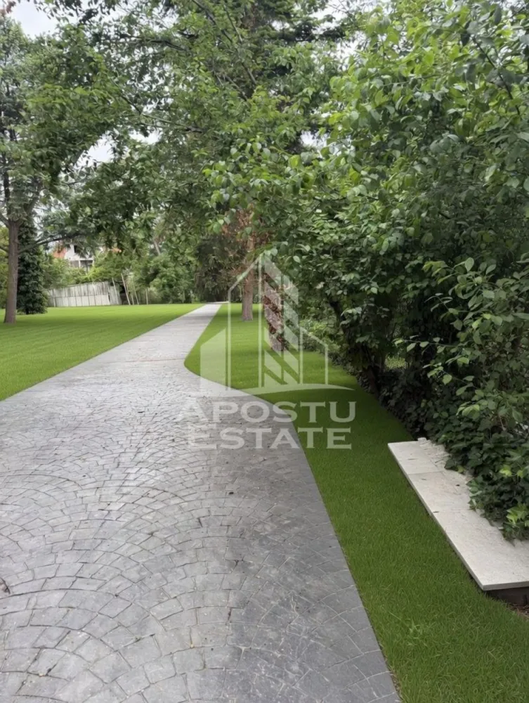 Casa individuala in Timisoara cu teren 1234 mp - Apostu Estate va ofera spre închiriere o casa individuala in Timisoara,zona Fabric la doar cateva minute de mijloace de transport,magazine,scoala ,etc.Este pretabilă atât pentru locuință cât și pentru spațiu comercial,cabinet medical etc.
 Pozitie excelenta ,constructie din caramida pe regim de inaltime D/P,avand intrare in curte cu deschidere mare ,garaj cu intrare direct in casa.
Izolatie exterioara,tamplerie din geam Termopan,renovat complet.Incalzirea se realizeaza prin intermediul centralei pe gaz prin calorifere.
Compartimentare:
Demisol :
-hol de acces lung
-sala de mese
-1 dormitor
-2 dressinguri
-1 camera tehnica
-2 bai
-garaj inchis 
Parter;
-hol de acces
-baie
-5 camere spatioase 
-intrare in pod 

Locatia are o suprafata utila de 380 mp si teren generos de 1234 mp,teren imprejmuit cu gard ,alei din beton amprentat ,si pomi ornamentali maturi,foarte multa vegetatie .Front stradal 20 ml.
Utilitatiile: apa,curent,gaz,canalizare .
Cu mai multe informatii va stam la dispozitie telefonic!Va asteptam cu drag la o vizionare!