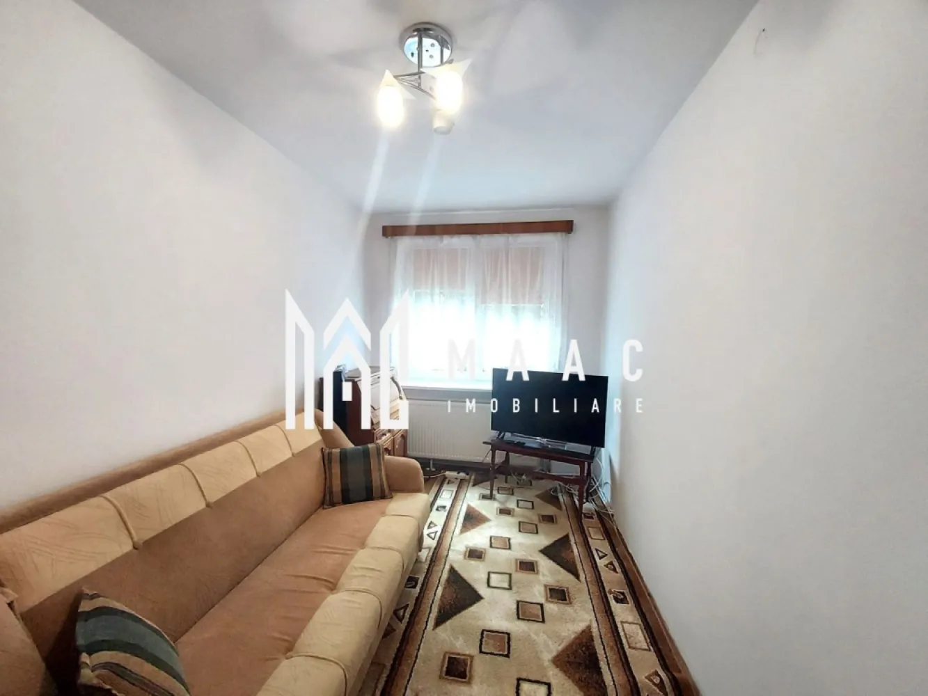 Apartament 3 camere Sibiu decomandat | Central | etaj 1, balcon