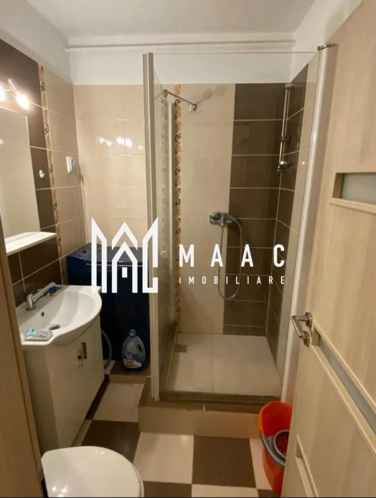 Apartament 1 cameră decomandat | Central, Sibiu | 31 mp, balcon - Apartament de vânzare cu 1 cameră decomandată în zona Centrală din Sibiu, cu 31 mp utili, balcon de 4 mp și poziționare la etajul 8 din 9, într-un bloc cu lift.

Detalii proprietate:
• Suprafață utilă: 31 mp
• Suprafață construită: 37,2 mp
• Suprafață totală: 35 mp
• Compartimentare: decomandat
• Etaj 8 din 9, bloc cu lift
• An construcție: 1980
• Stare interioară: bună
• Construcție finalizată, structură din cărămidă
• 1 baie și 1 bucătărie
• Balcon de 4 mp
• Se vinde ca în poze
• Bloc recent reabilitat termic, cu îmbunătățiri la spațiile comune interioare și ascensoare noi

Zonă și acces:
Proprietatea este amplasată în zona Centrală a Sibiului, iar descrierea existentă menționează acces la multiple facilități în apropiere. Poziționarea centrală susține un stil de viață urban, cu acces facil către punctele de interes ale orașului.

Pentru detalii suplimentare și programarea unei vizionări, contactați echipa MAAC Imobiliare și menționați Cod anunț CP3211869.

Conținut optimizat cu AI, aprobat de agent uman.