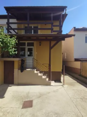 BRASADAS vinde casă cu etaj in zona Lidl.