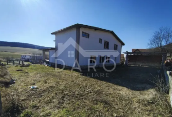 🏡 Casă spațioasă de vanzare | 202 mp utili | Tofalău | 180.000 €