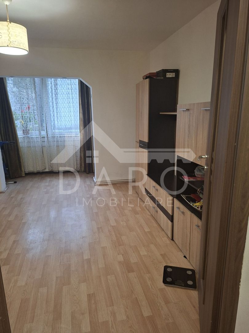 Vând apartament 3 camere