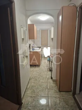 Vând apartament 3 camere