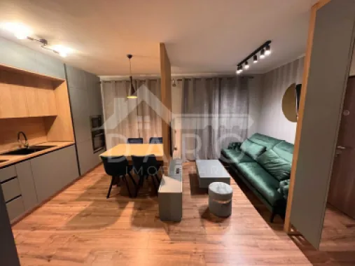 Dau in chirie 2 camere - lux - loc de parcare inclus