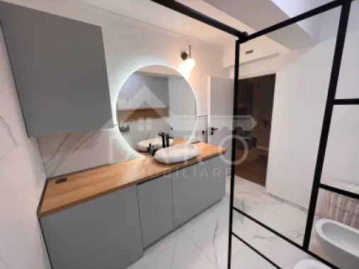 Dau in chirie 2 camere - lux - loc de parcare inclus