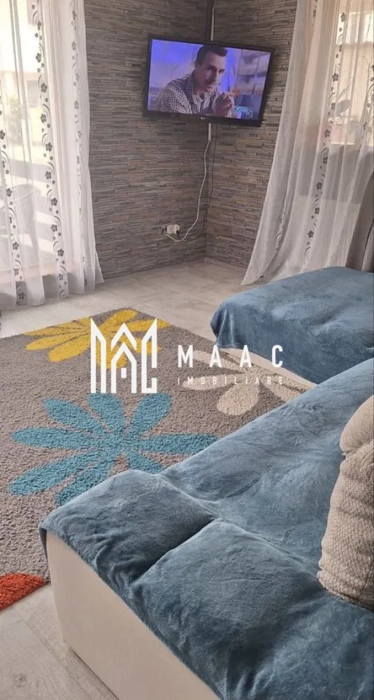 Apartament | 2 Camere | 56 Mp | Balcon | Șelimbăr - MAAC Imobiliare vă propune spre vânzare un apartament modern și primitor, situat chiar la intrarea în Șelimbăr, într-o zonă accesibilă și în plină dezvoltare, cu acces rapid către Sibiu și principalele puncte de interes. Suprafață utilă: 56 mp Balcon: 7 mp Apartamentul este complet mobilat, oferind un ambient plăcut și fiind pregătit pentru mutare imediată, fără investiții suplimentare. Compartimentare eficientă: 1 dormitor confortabil Living spațios și luminos Bucătărie separată Baie modernă Balcon generos de 7 mp, ideal pentru relaxare Locuința se remarcă prin compartimentarea practică, lumina naturală din abundență și atmosfera caldă, fiind potrivită atât pentru locuit, cât și ca investiție sigură. Datorită poziționării excelente, proprietatea beneficiază de acces rapid către Sibiu, centre comerciale, mijloace de transport și alte facilități importante. Dacă îți dorești un cămin bine poziționat, cu spații bine gândite și confort sporit, acest apartament poate fi alegerea ideală. Pentru mai multe detalii sau pentru programarea unei vizionări, vă rugăm să ne contactați specificând ID:CP2985167 }}
