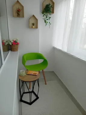 Vanzare - apartament cu 3 camere, Micro 16, renovat, mobilat nou