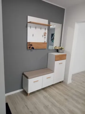 Vanzare - apartament cu 3 camere, Micro 16, renovat, mobilat nou