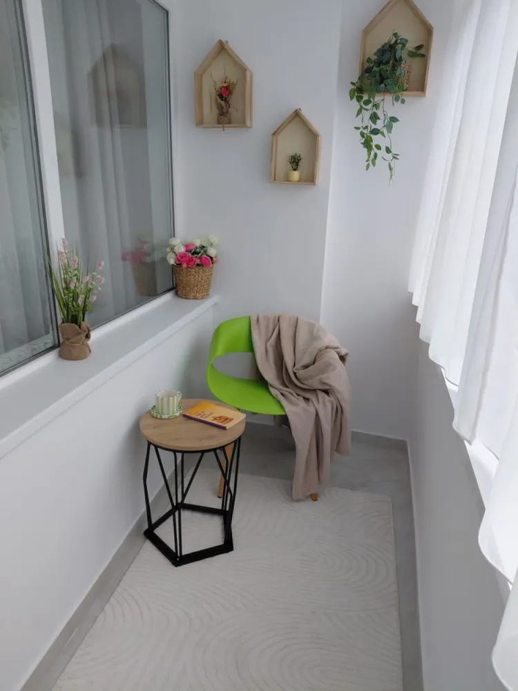 Vanzare - apartament cu 3 camere, Micro 16, renovat, mobilat nou