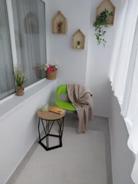 Vanzare - apartament cu 3 camere, Micro 16, renovat, mobilat nou