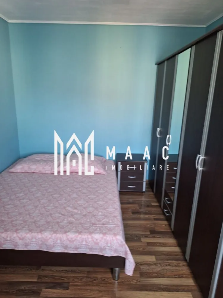 Apartament | 2 camere | Balcon | 45 MPU | Terezian - Maac Imobiliare vă propune spre închiriere un apartament modern, primitor și complet utilat – situat în inima cartierului Terezian, una dintre cele mai dorite zone pentru familii! Descoperiți un apartament semidecomandat, extrem de îngrijit și amenajat cu bun gust, ideal pentru cei care caută confort, liniște și acces imediat la toate facilitățile zonei. Proprietatea se află la etajul 4 al unui bloc solid, construit între 1977–1990, și se bucură de o suprafață utilă de 45 mp, perfect optimizată pentru nevoile unei familii moderne. Compartimentare inteligentă & spații primitoare Acest apartament vă întâmpină cu: Living luminos, ideal pentru momente relaxante Dormitor confortabil, perfect pentru un somn odihnitor Bucătărie complet utilată, cu tot ce aveți nevoie pentru gătit Baie modernizată, curată și funcțională Hol generos, ce oferă fluiditate întregului spațiu Balcon perfect pentru cafea și relaxare Cămară suplimentară, excelentă pentru depozitare Apartamentul se închiriază mobilat complet, astfel încât vă puteți muta imediat, fără griji și fără alte investiții! Dotări care fac diferența Centrală termică proprie – costuri mici și temperatură optimă Aer condiționat – confort garantat vara Izolație exterioară – economie la consumul de energie Electrocasnice incluse, gata de utilizat. Condiții de închiriere: Se percepe un comision în cuantumul unei chirii lunare. Nu este pet-friendly. Pentru mai multe detalii și programarea unei vizionări, vă invităm să contactați Maac Imobiliare, specificând CP2823821 }}